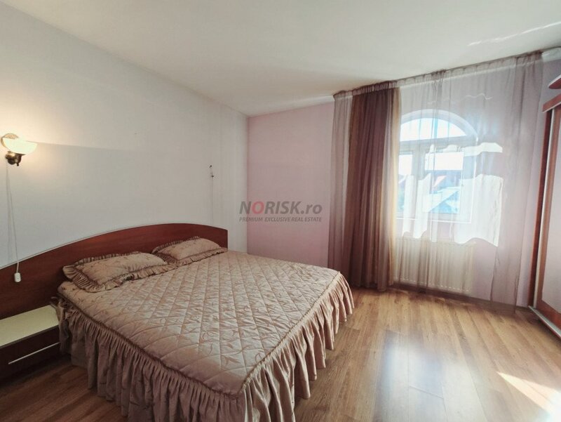 Dobroesti  Vila spatioasa S+P+1E+M  8 camere 800 mp teren
