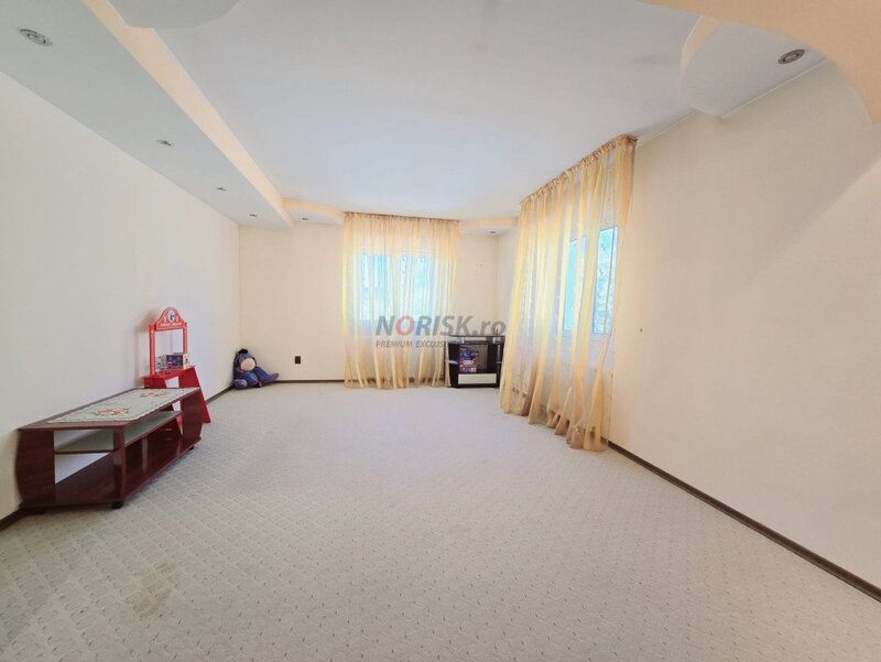 Dobroesti  Vila spatioasa S+P+1E+M  8 camere 800 mp teren