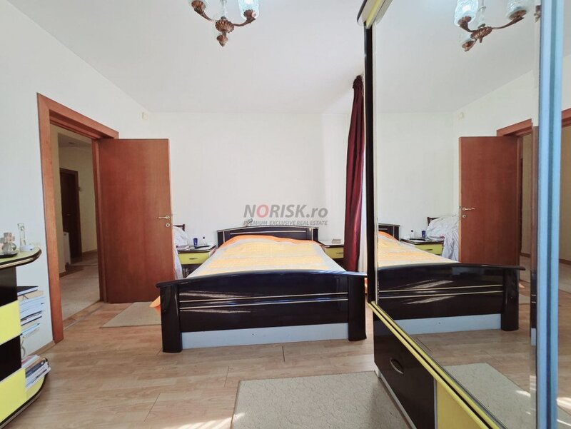 Dobroesti  Vila spatioasa S+P+1E+M  8 camere 800 mp teren