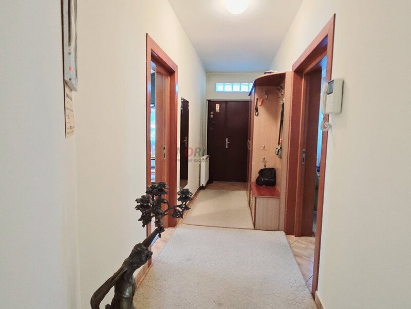 Dobroesti  Vila spatioasa S+P+1E+M  8 camere 800 mp teren