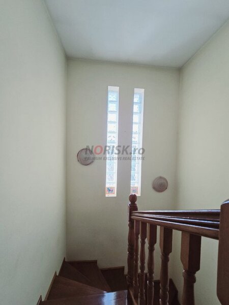 Dobroesti  Vila spatioasa S+P+1E+M  8 camere 800 mp teren